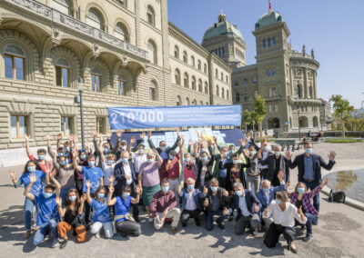 BERNA - 08.09.2020 - Consegna firme per la doppia iniziativa. © Béatrice Devènes