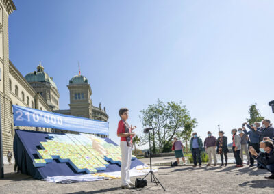 BERNA - 08.09.2020 - Consegna firme per la doppia iniziativa. © Béatrice Devènes